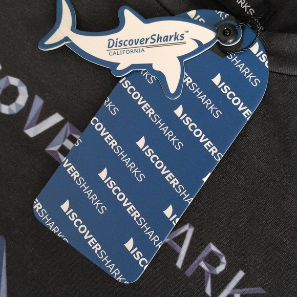 NWT Discover Sharks Large Black Shark Graphic Short Sleeve T-Shirt - Picture 5 of 15